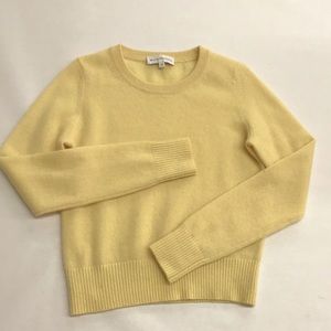 WHITE + WARREN,Cashmere Shrunken Essential Creeneck, Brand New, Yellow, Size XS.